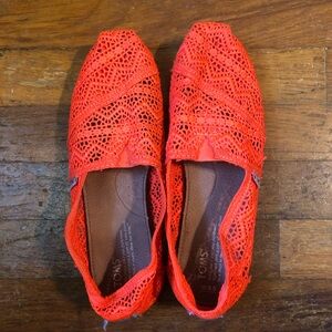 Tom’s Classic Lace Neon Coral Shoes